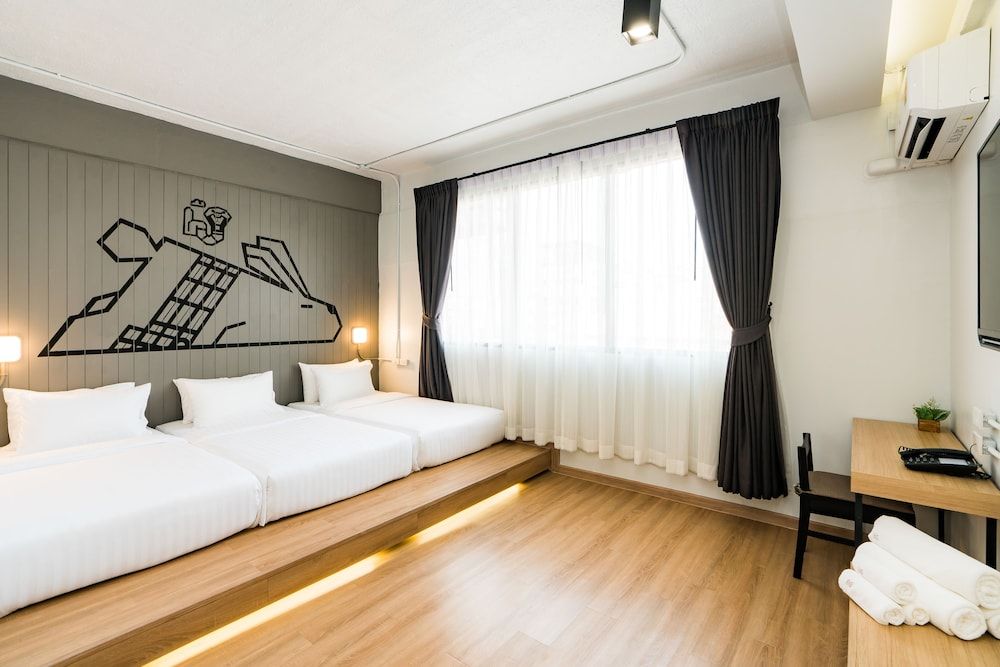 Marwin Villa Deluxe Triple Room, Non Smoking 4