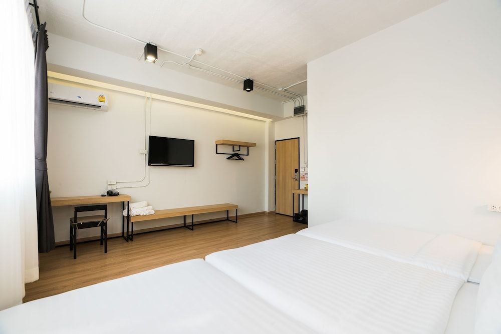 Marwin Villa Deluxe Triple Room, Non Smoking 2