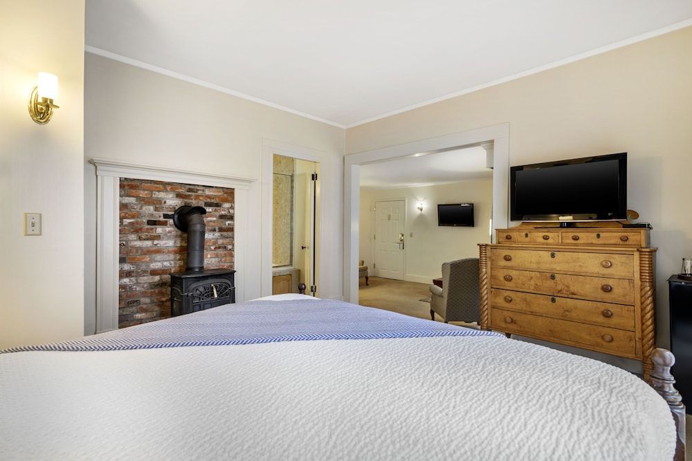 Deluxe Room, 1 Queen Bed