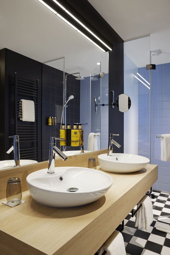 LÉGÈRE HOTEL Erfurt Gallery Double Room, 1 King Bed 3