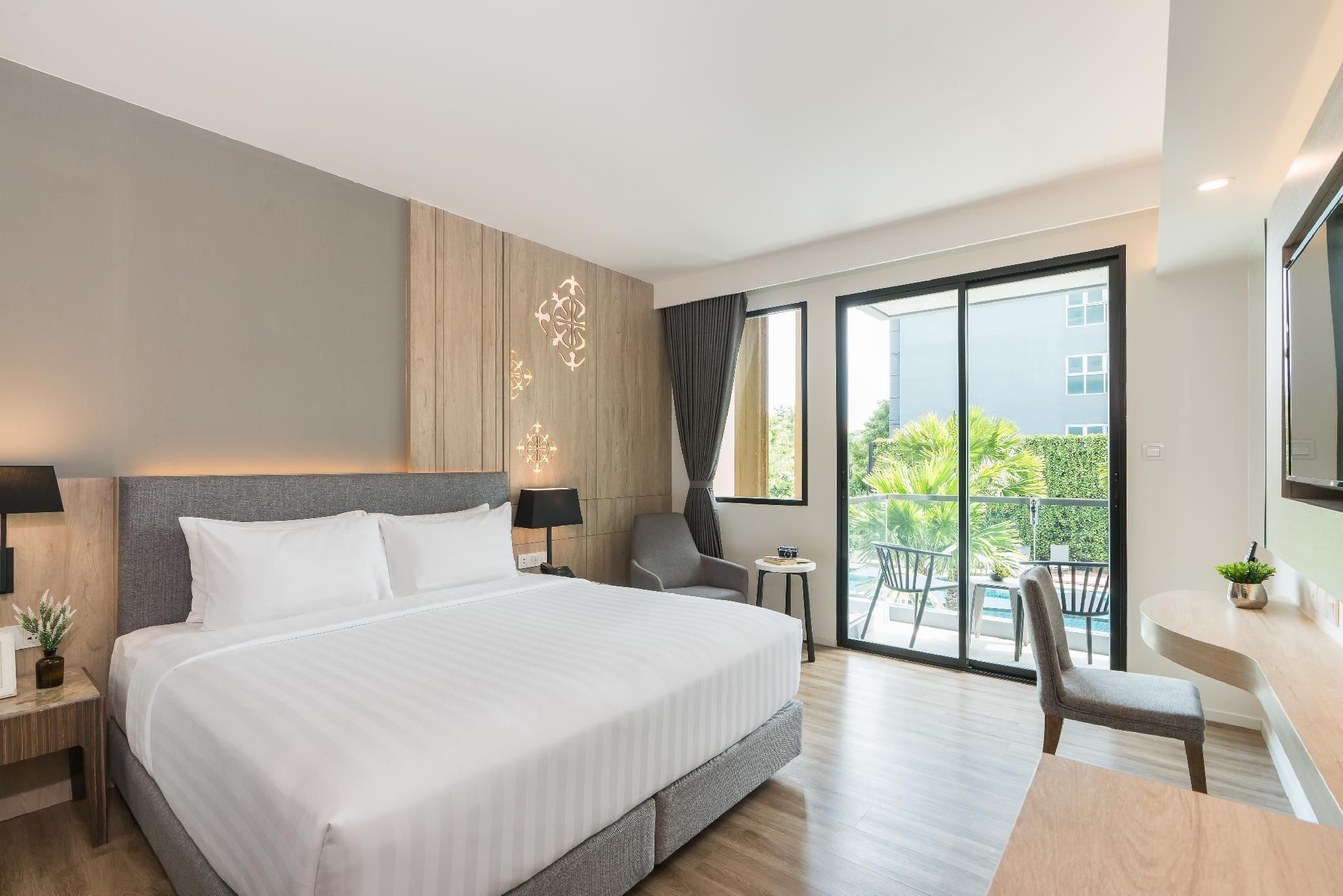 Hotel Amber Pattaya Deluxe Pool View