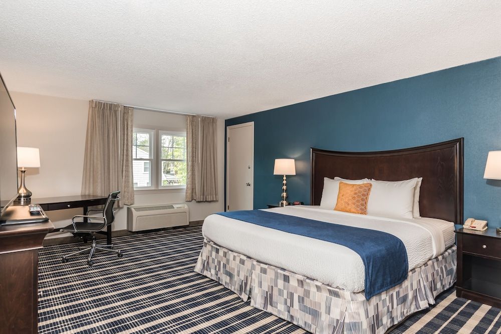 Standard Room, 1 King Bed