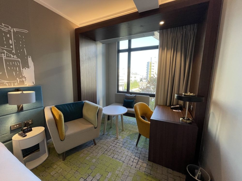 Mercure Auckland Queen Street Standard Room 8