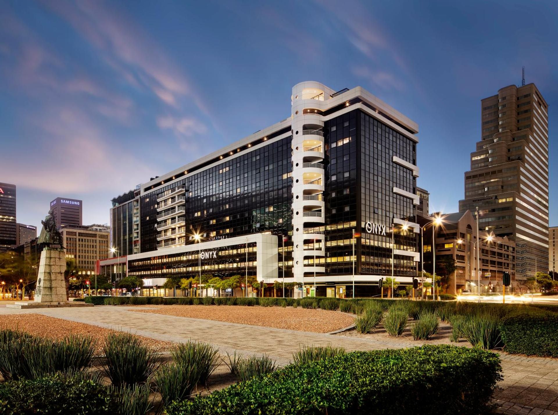 undefined The Onyx Apartment Hotel by NEWMARK 3