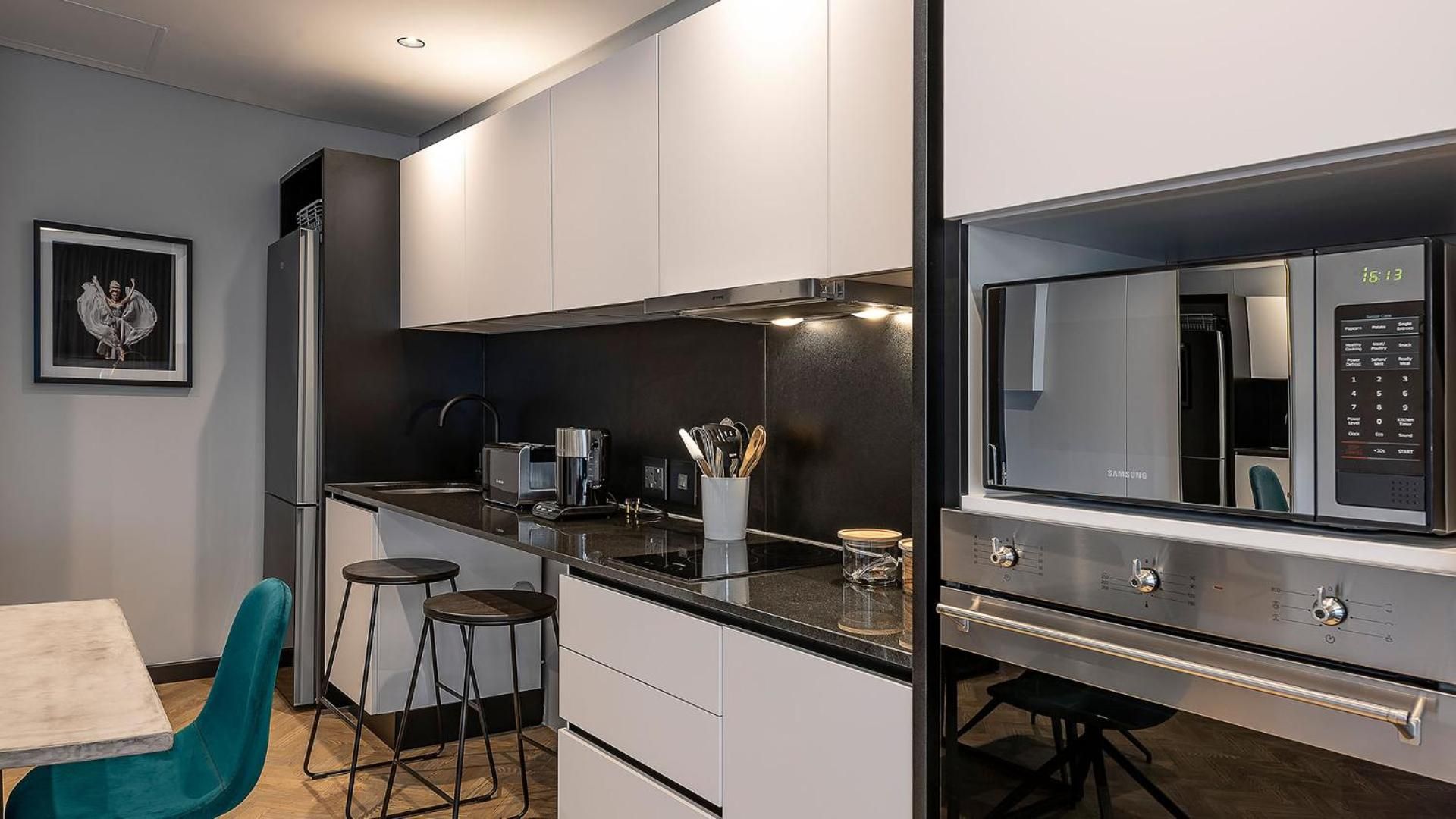 undefined The Onyx Apartment Hotel by NEWMARK 9