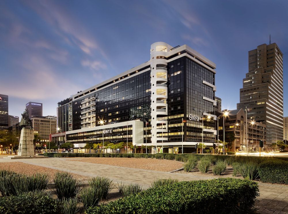 undefined The Onyx Apartment Hotel by NEWMARK 2