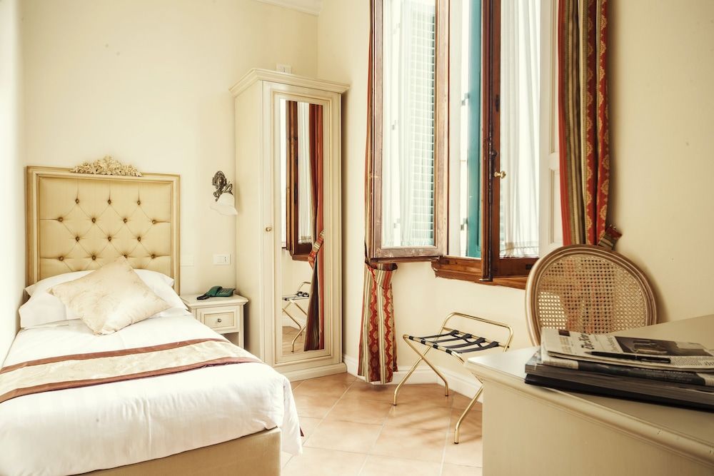 undefined Villa Royal