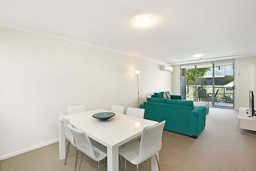 Mantra Nelson Bay 1 Bedroom Pool View Apartment 2