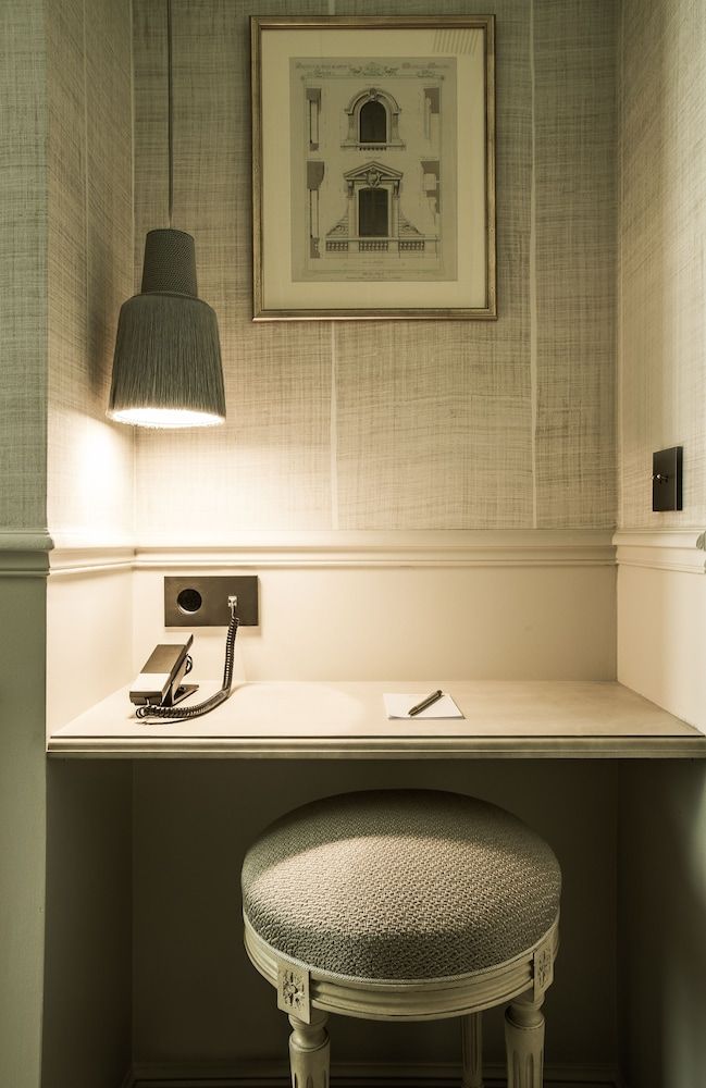 In-room business center