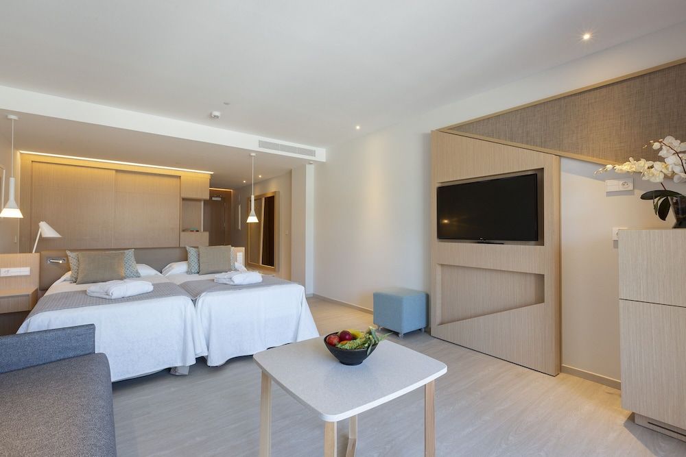 Family Studio, Balcony (3 adults + 1 child)