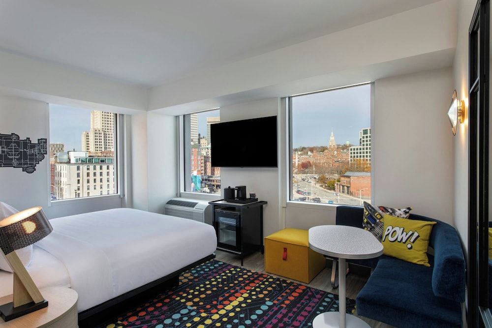 Room, 1 King Bed, Non Smoking (Mobility Accessible, Tub)