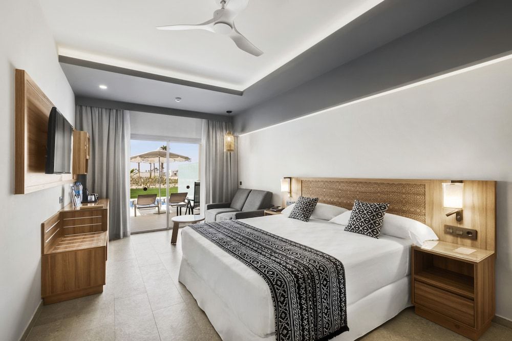 Double Room (Swim-up - Adults Only)