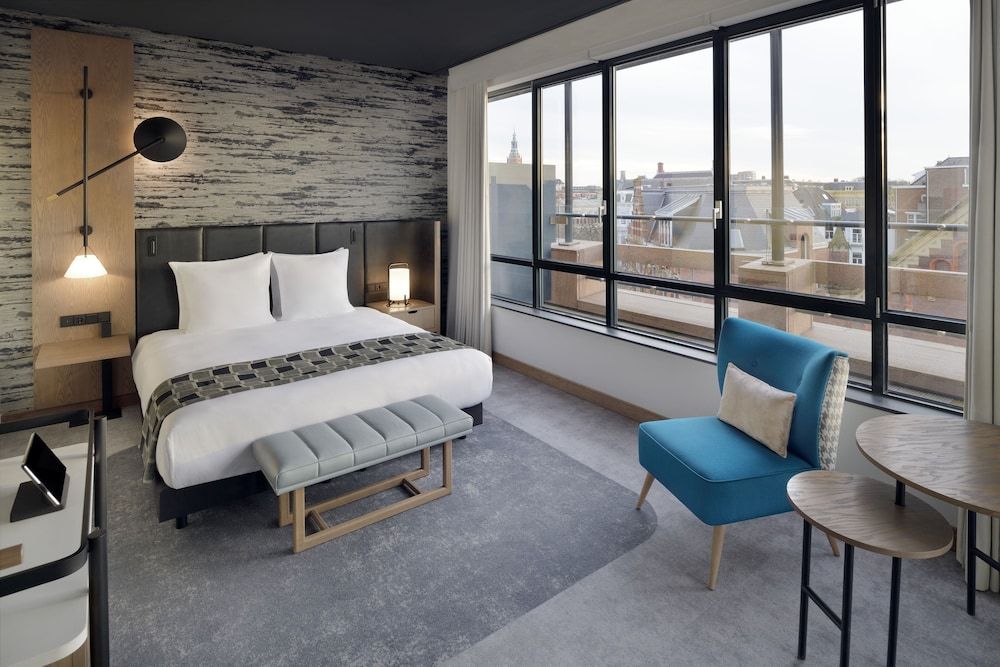 Junior Suite, 1 King Bed, Balcony