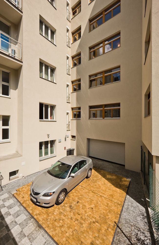 undefined Residence Bene 7