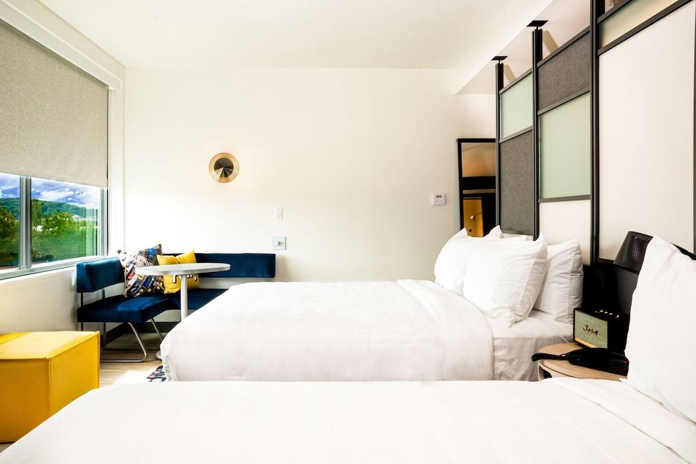 Room, 2 Queen Beds, Non Smoking (Hearing Accessible)