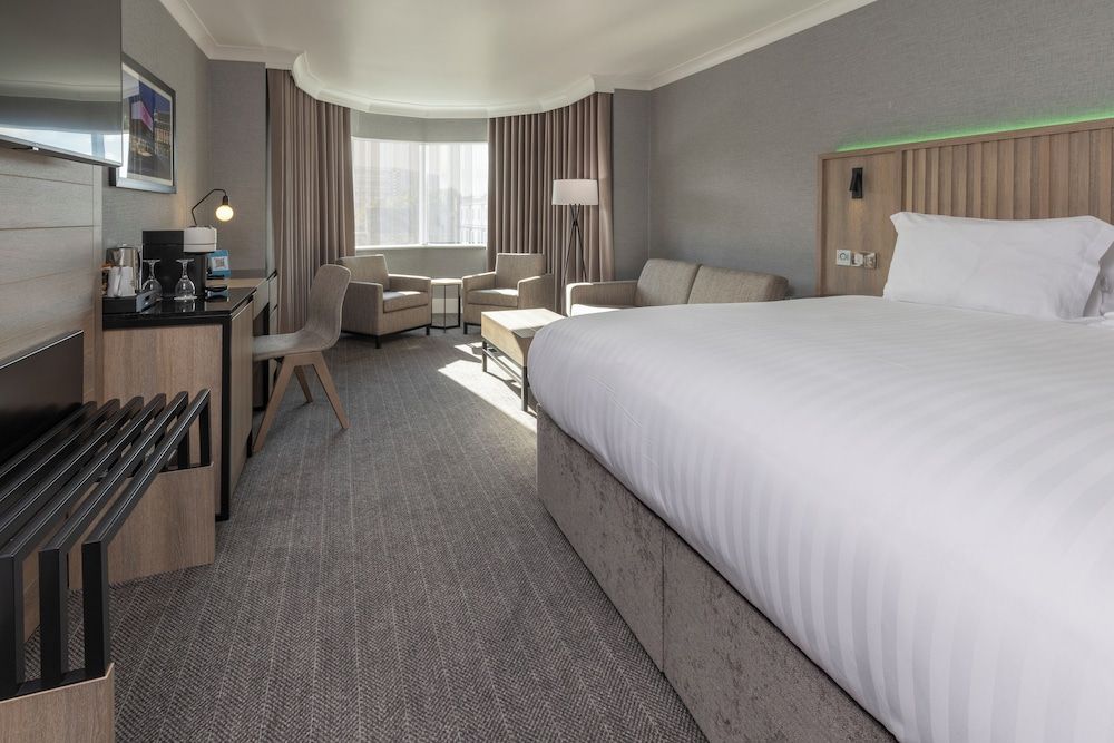 Junior Suite, 1 Super King Bed, Sofa Bed, Quay View
