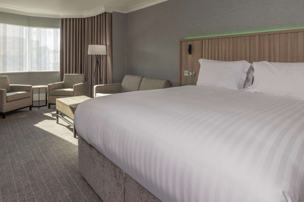 Junior Suite, 1 Super King Bed, Sofa Bed, Quay View