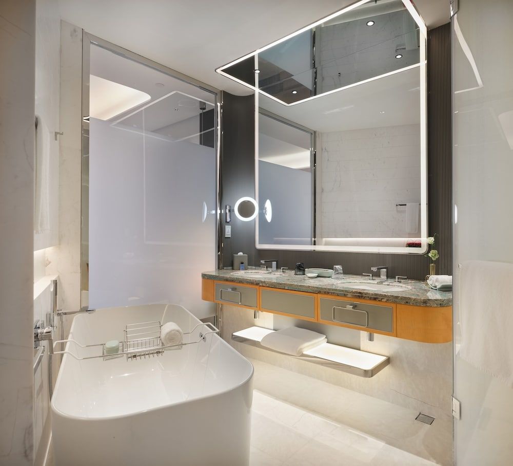 Luxury Room King Ocean View