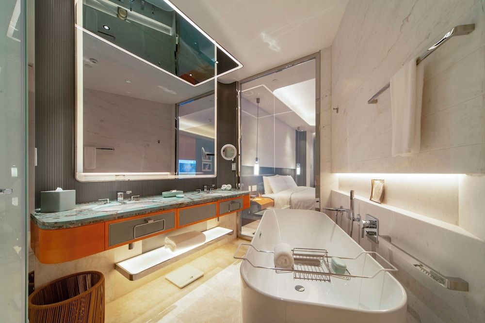 LUXURY CLUB ROOM, Club Millésime Access,1 King Bed, City View