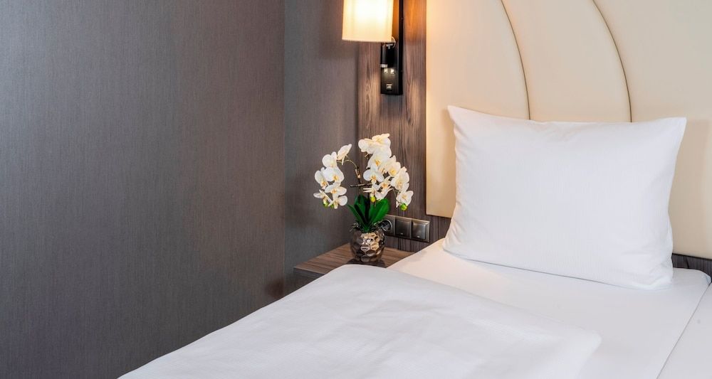 Standard Single Room, Courtyard View