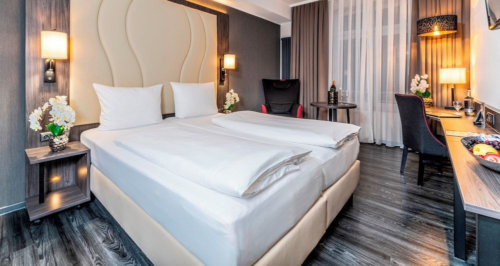 Standard Double Room, Park View