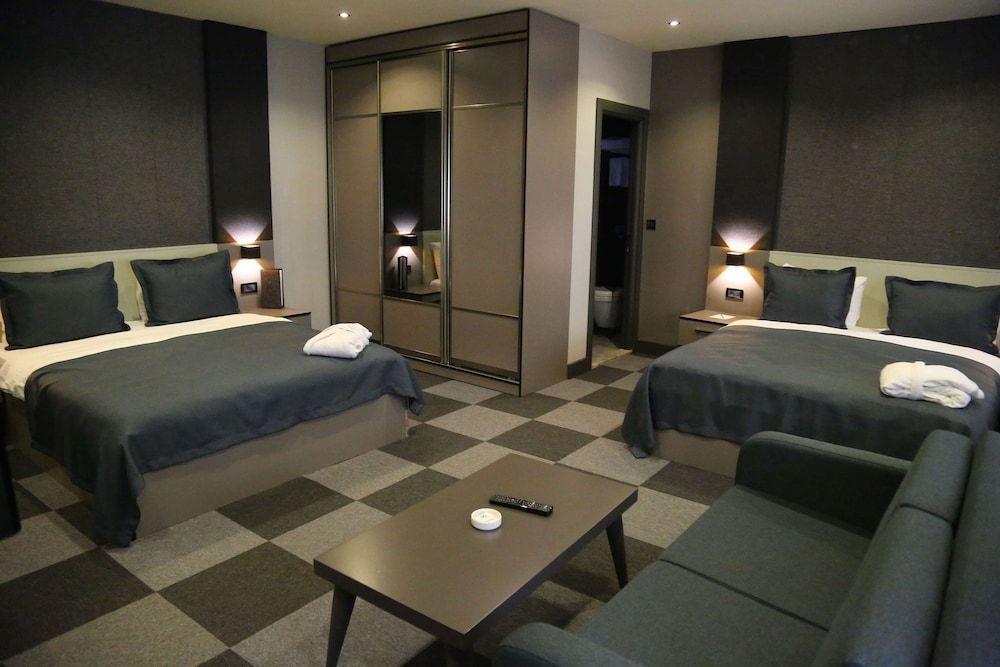 Deluxe Room, Multiple Beds, Non Smoking