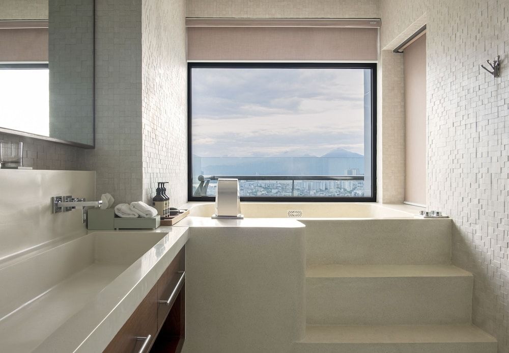Executive Suite, City View
