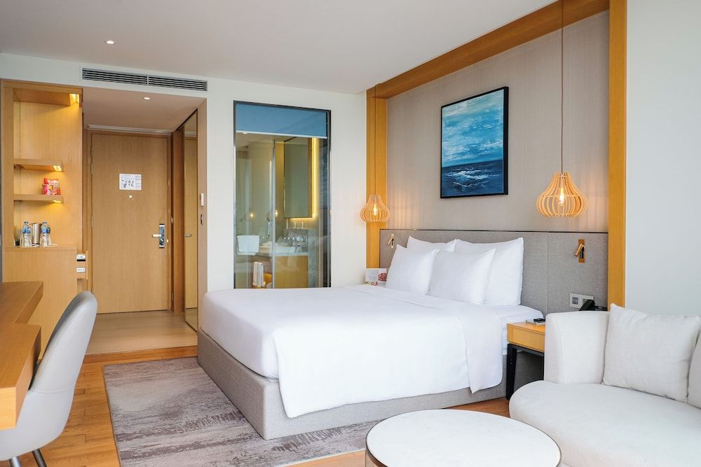 undefined Prince Hotel Da Nang 9