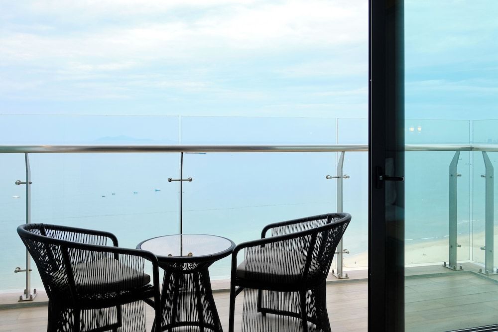 undefined Prince Hotel Da Nang 6