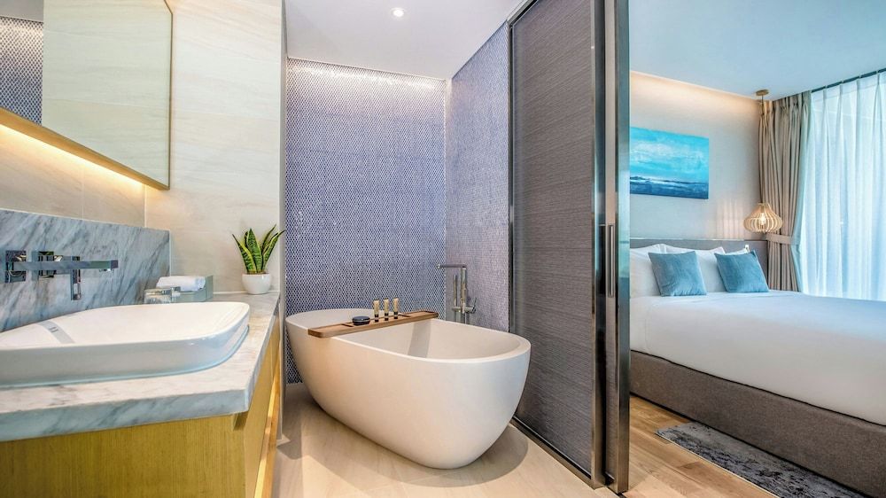 undefined Prince Hotel Da Nang 7