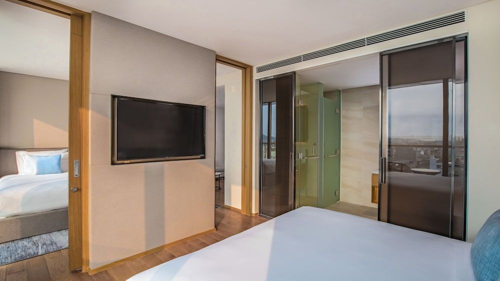 undefined Prince Hotel Da Nang 8