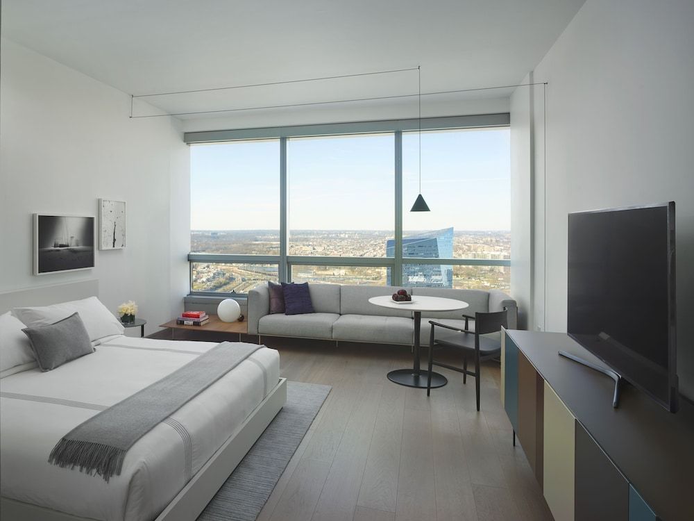 Penthouse (Studio)