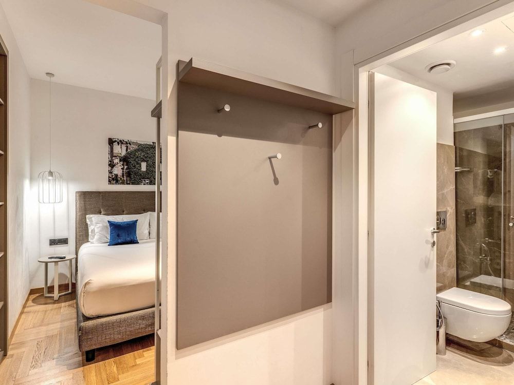 Mercure Roma Centro Termini Standard Room, 1 Double or 2 Twin Beds (Inner view) 10