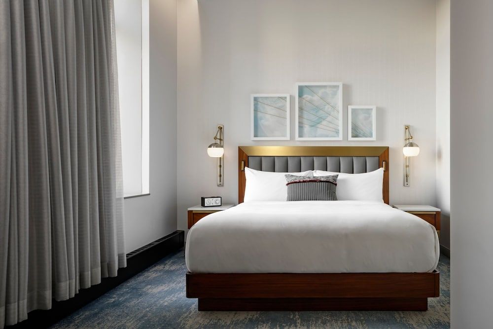 Room, 1 King Bed, City View