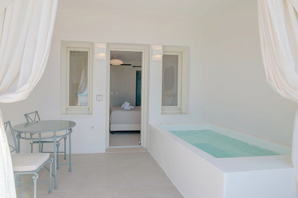 Apeiron Blue Santorini - Sustainable Adults Only 14+ Superior Double with Hot Tub and Caldera View 18