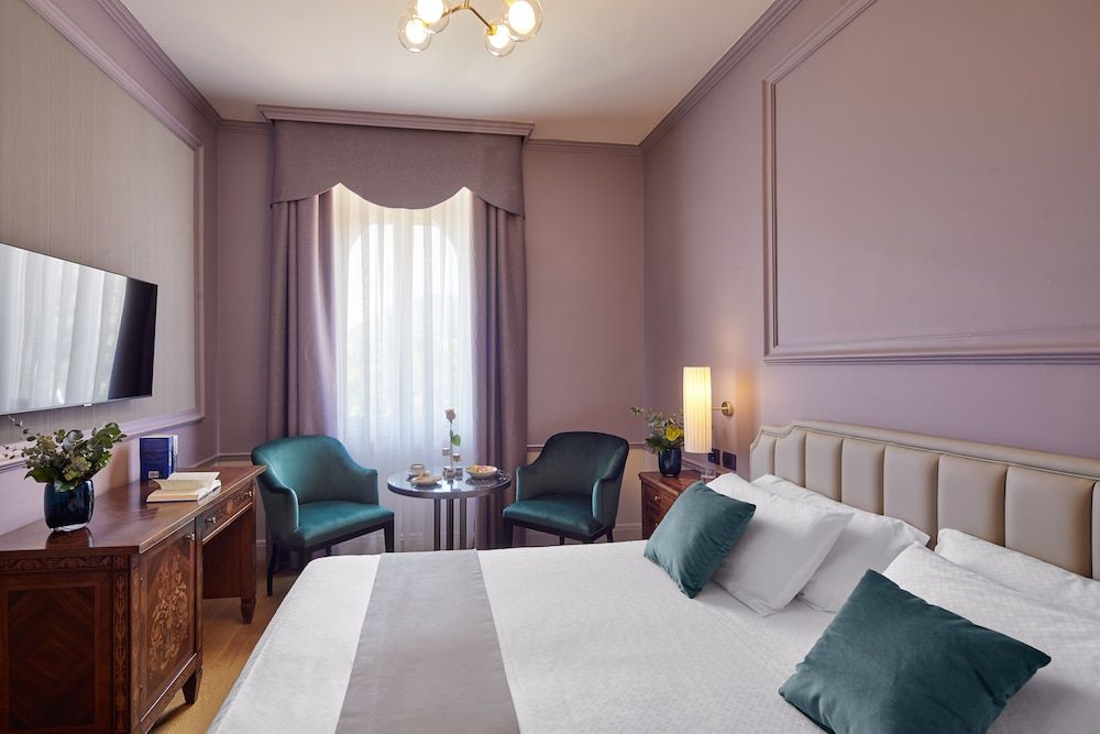 Hotel Villa Del Sogno Double Room (partial view) 2