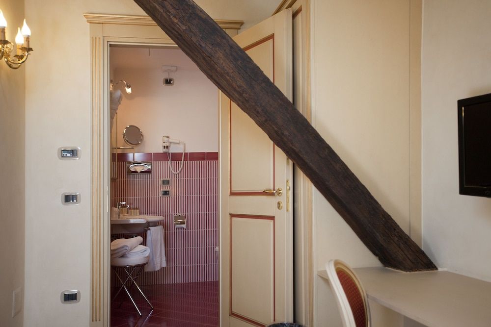 Hotel Cavour Standard Double Room 5