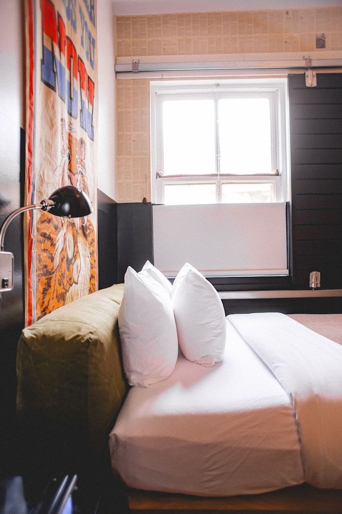 The Clyde Hotel Portland by Kasa Living Basic Room, 1 Queen Bed, Shared Bathroom (Self Check-in with Virtual Front Desk) 10