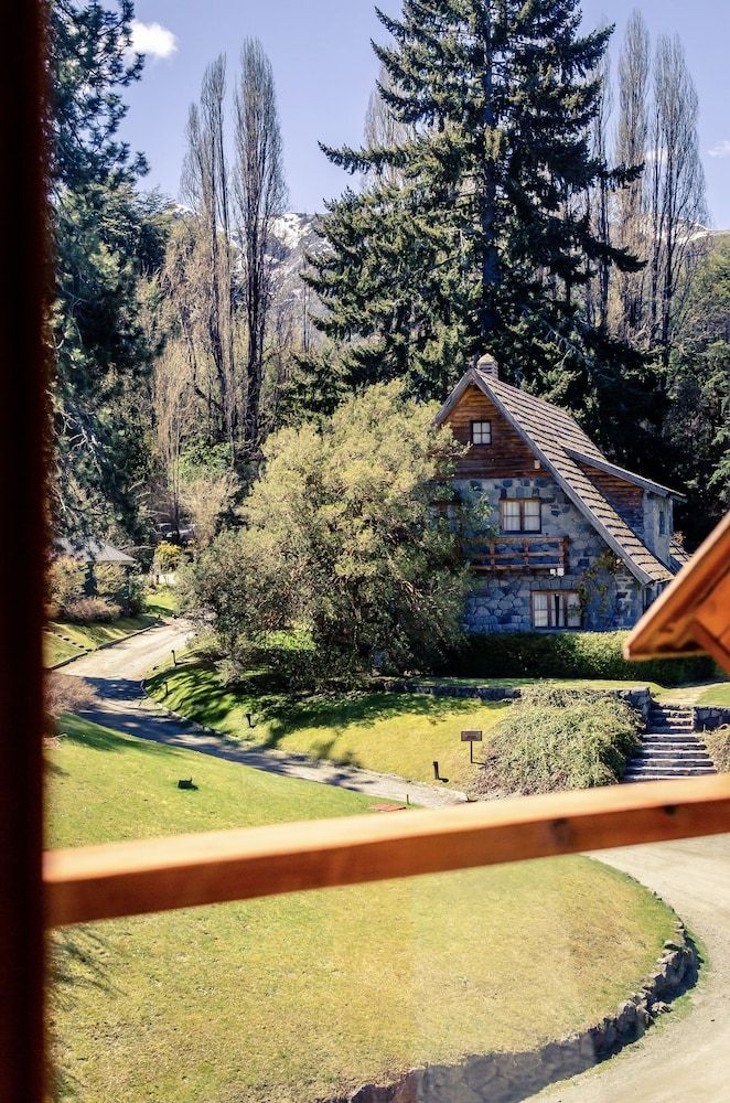 Correntoso Lake & River Hotel Family Room 4