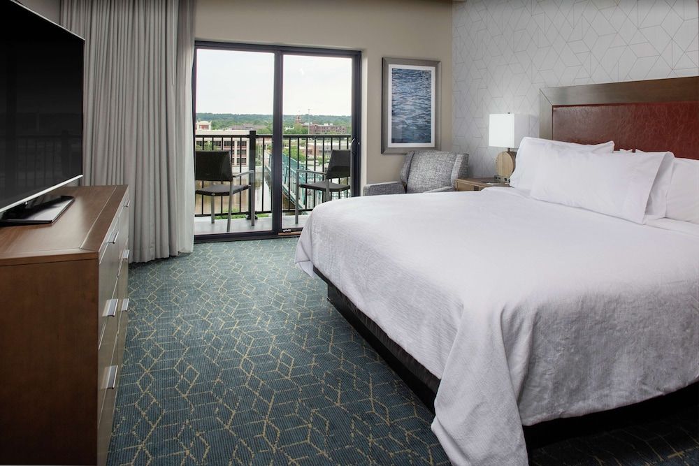 Suite, 1 King Bed, Balcony (Water View)