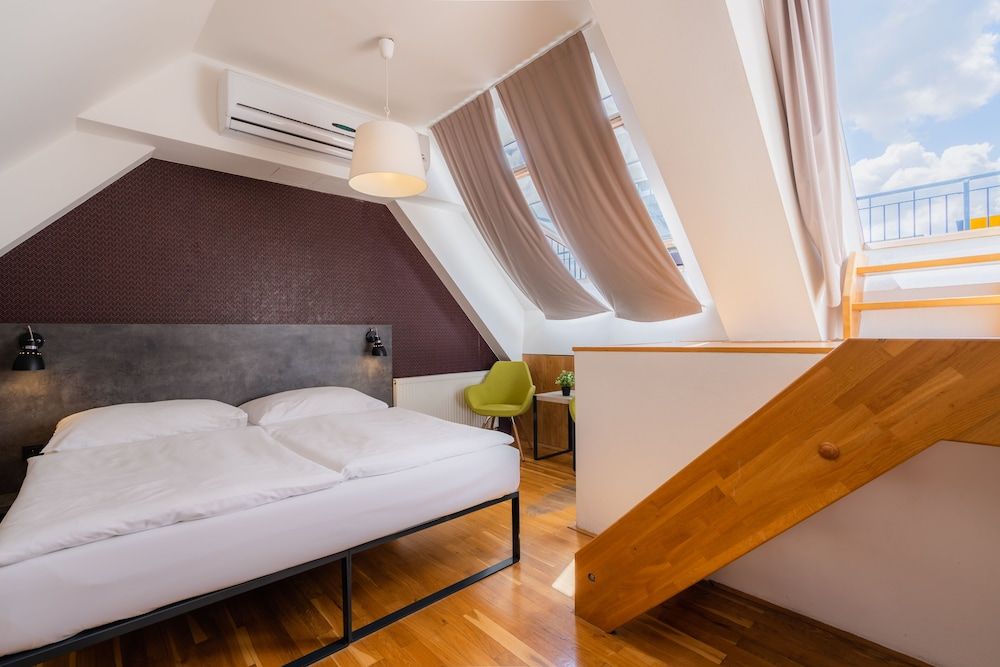 EA ApartHotel Melantrich Maisonet with Terrace 2