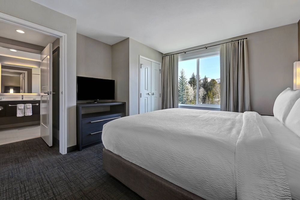 Suite, 1 Bedroom (Mobility Accessible, Tub)