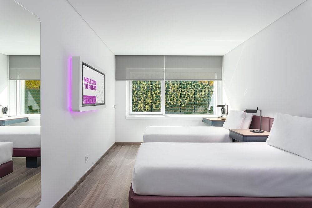 undefined YOTEL Porto 4