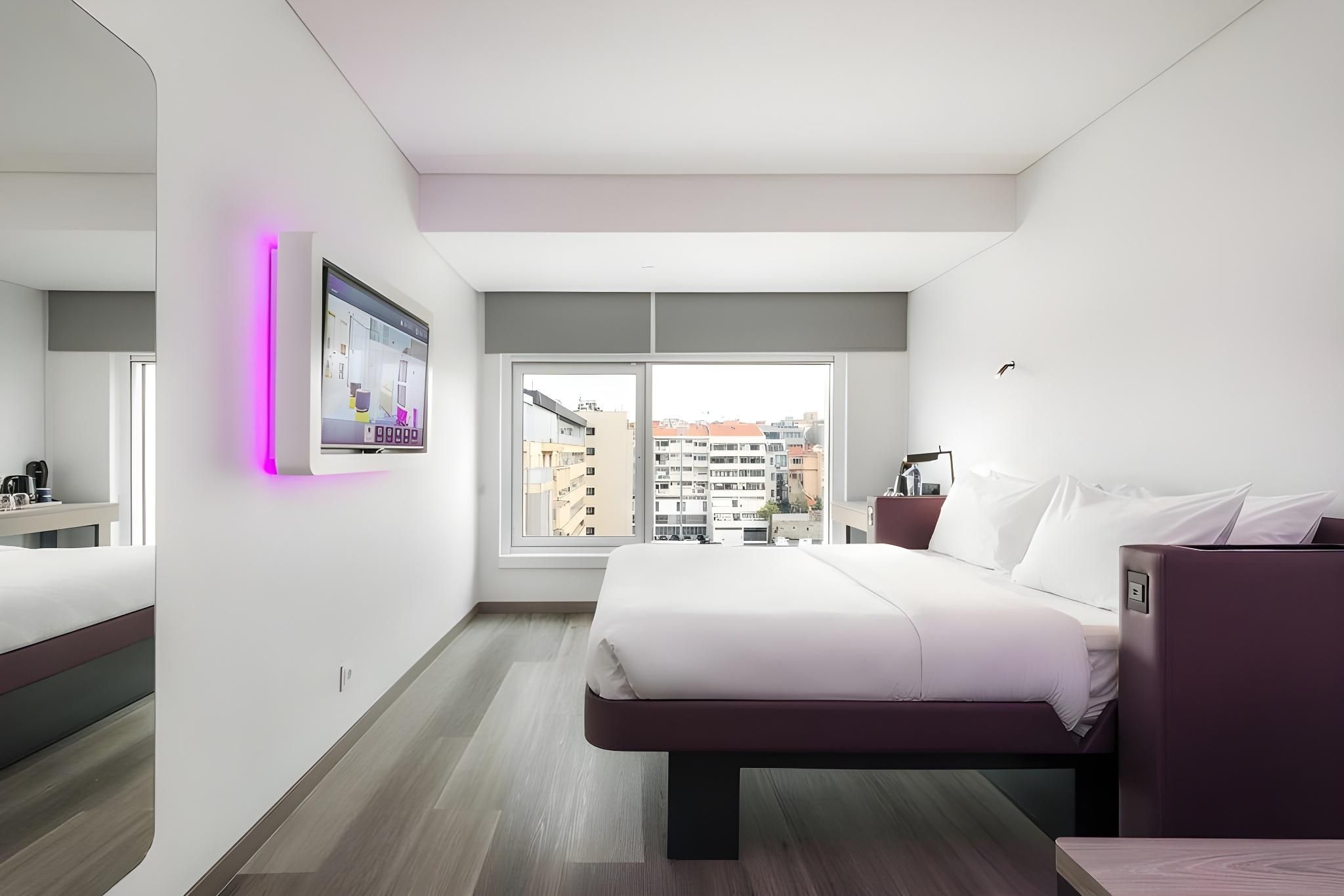 undefined YOTEL Porto 10