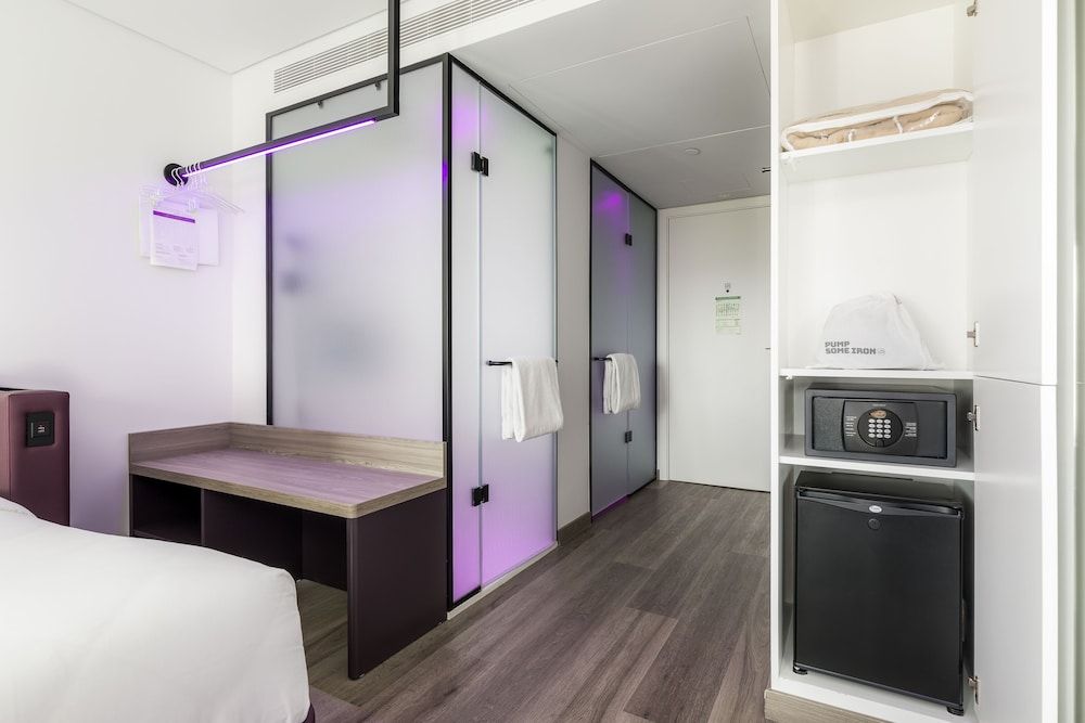 undefined YOTEL Porto 9