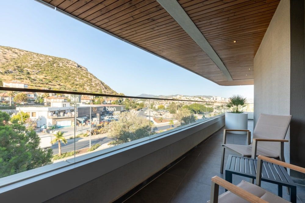 Unique Life Style Hotel Comfort Room Main Building Land View 3