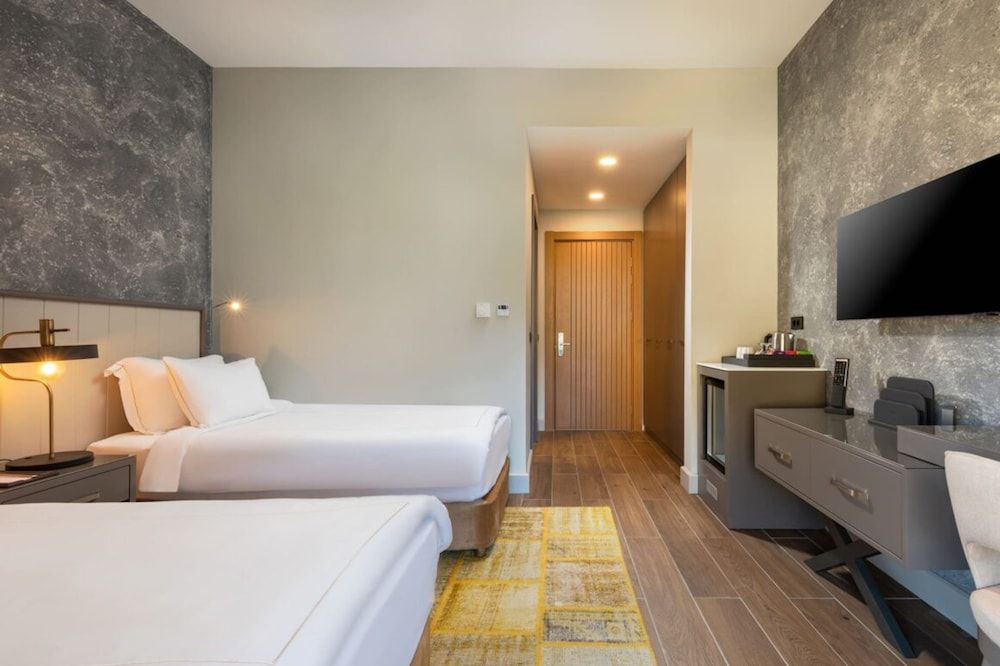 Unique Life Style Hotel Comfort Room Main Building Land View