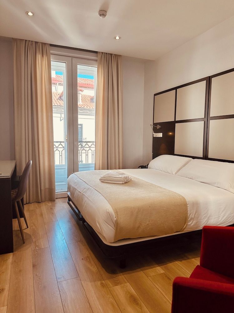 undefined Hostal Sol Square Madrid 7