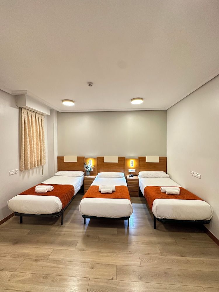 undefined Hostal Sol Square Madrid 2