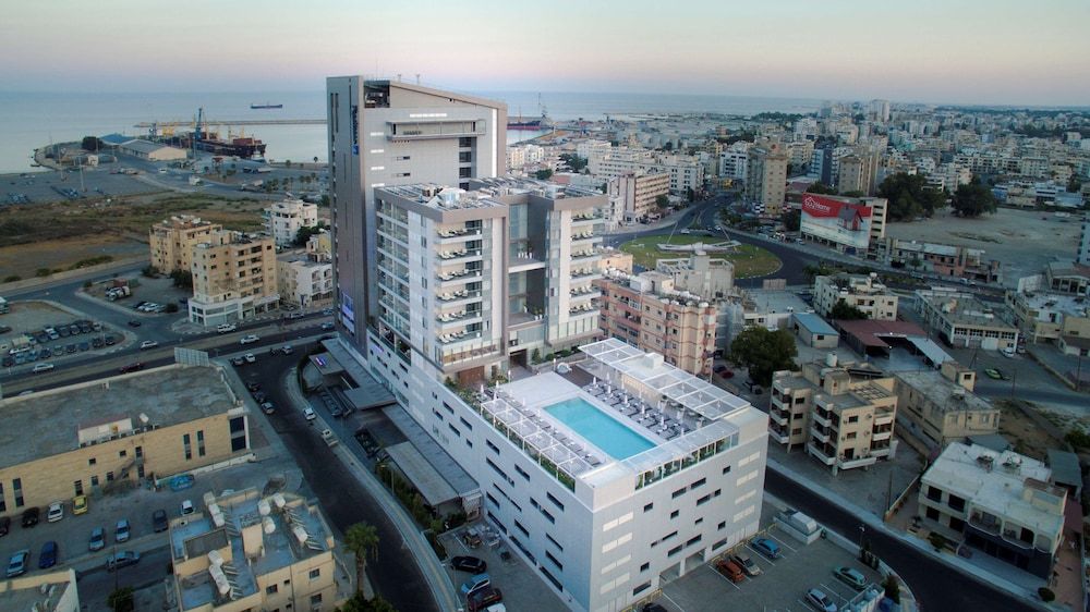 undefined Radisson Blu Hotel, Larnaca 3